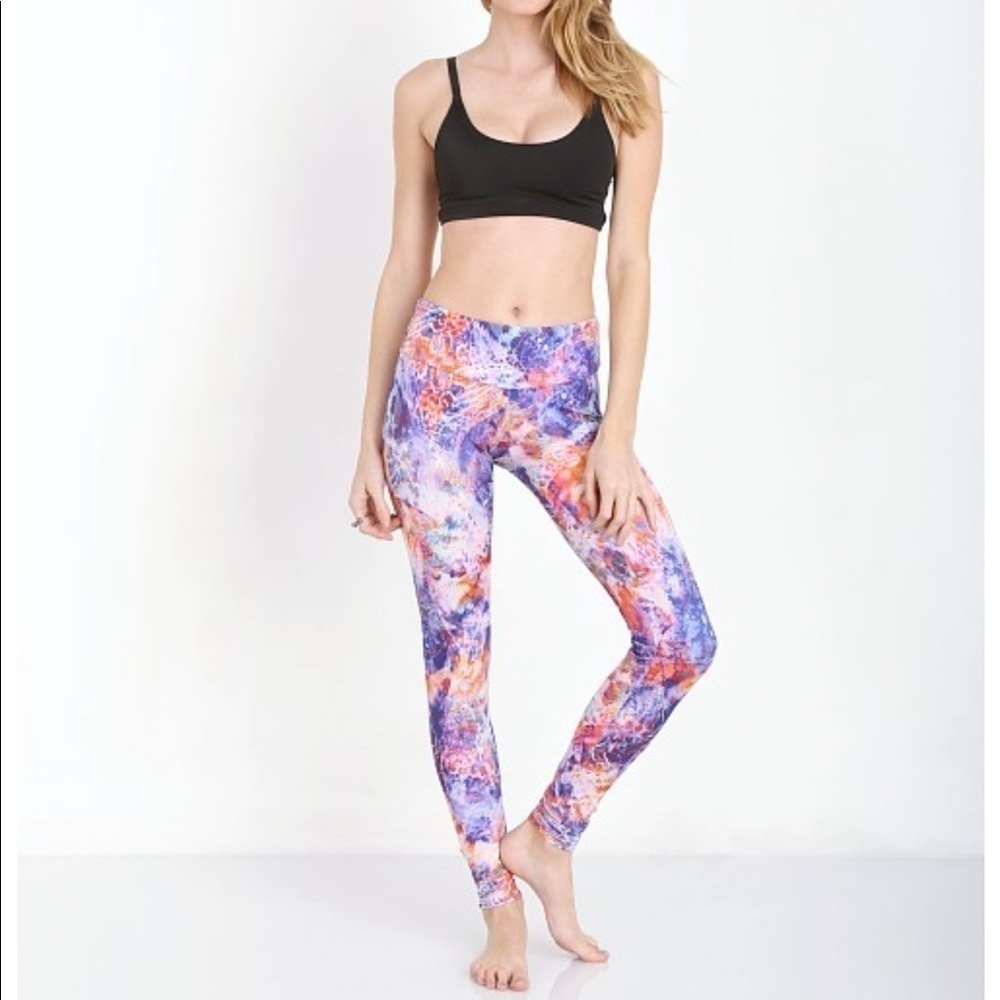 Onzie Leggings Size M/L